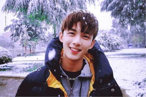 吃瓜吴磊直播间视频,吃瓜群众围观明星日常