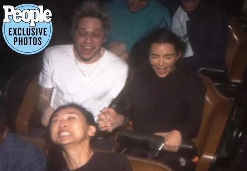 侃爷的妻子吃瓜视频,揭秘明星家庭幕后生活