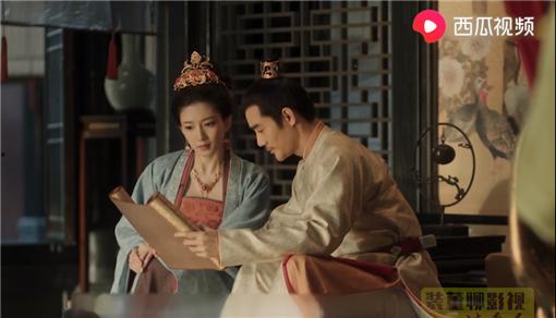 师祖看戏吃瓜视频,揭秘古代戏曲背后的趣味人生  第3张