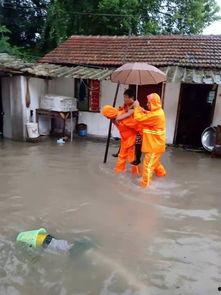消防员吃哈密瓜的视频,哈密瓜美食瞬间