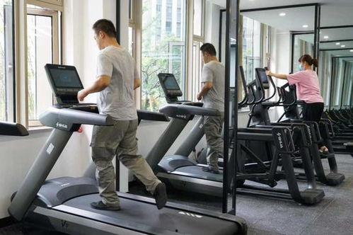 吃瓜群众健身房视频下载  第3张