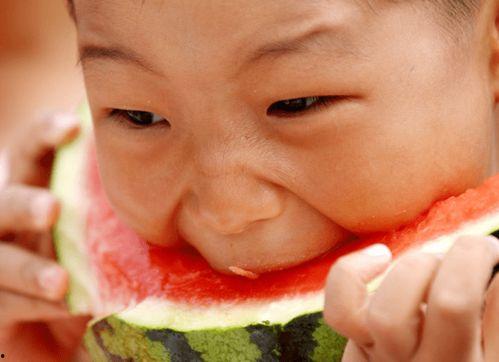 阿姨吃瓜表情图大全集视频,欢乐瞬间，笑点满满  第2张