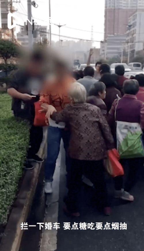 吃瓜大爷跳桥是哪一集视频,揭秘事件背后的真相与反思  第3张