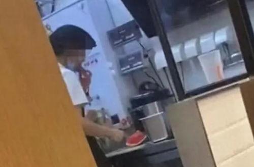 最新吃瓜奶茶店视频,这波操作太“奶茶”了！  第3张